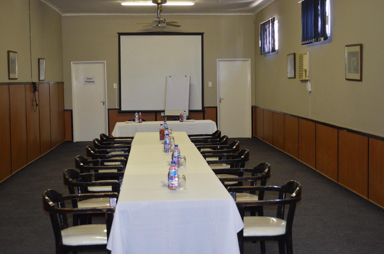 Mariental Hotel Cc Екстериор снимка