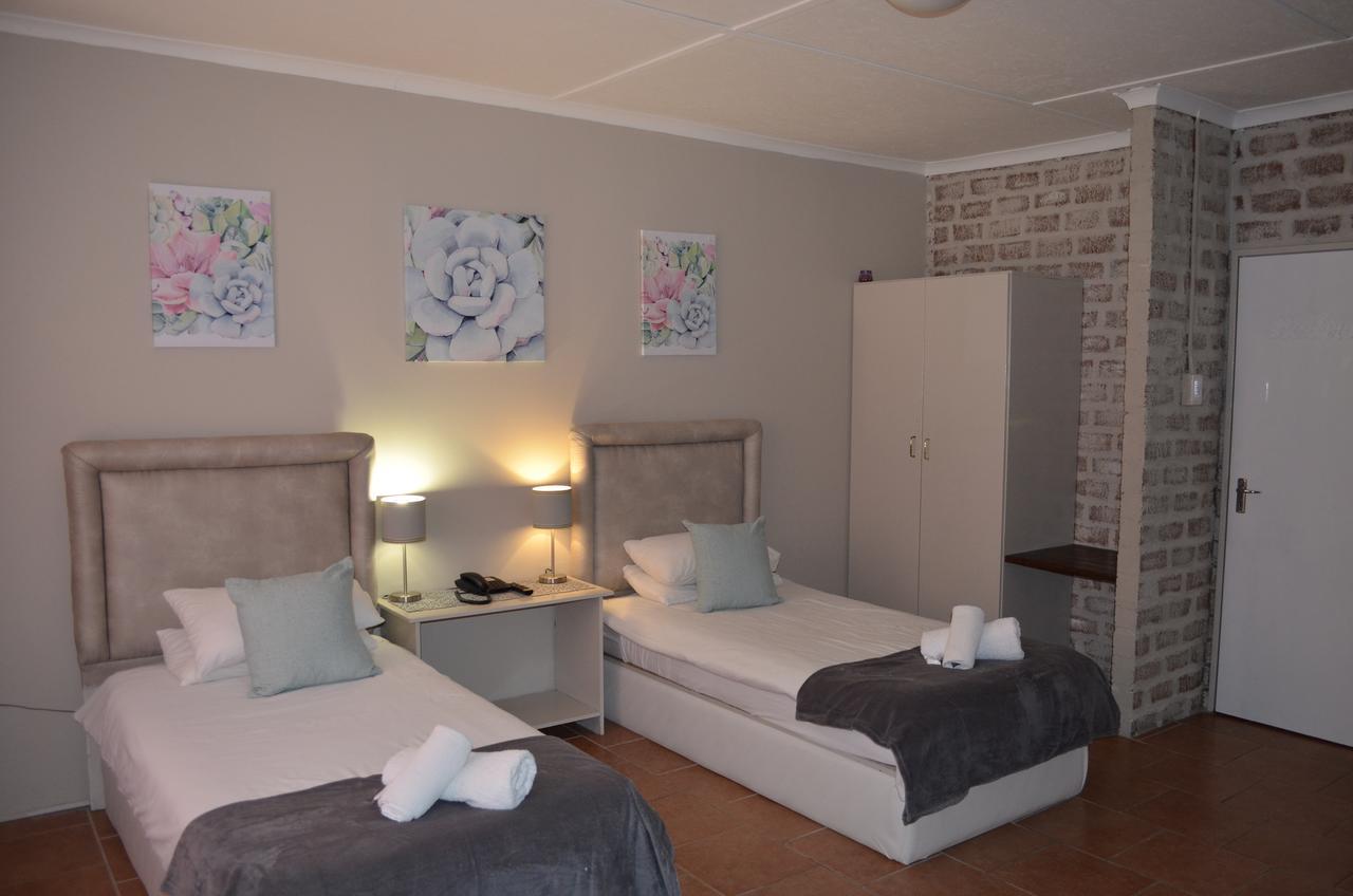 Mariental Hotel Cc Екстериор снимка