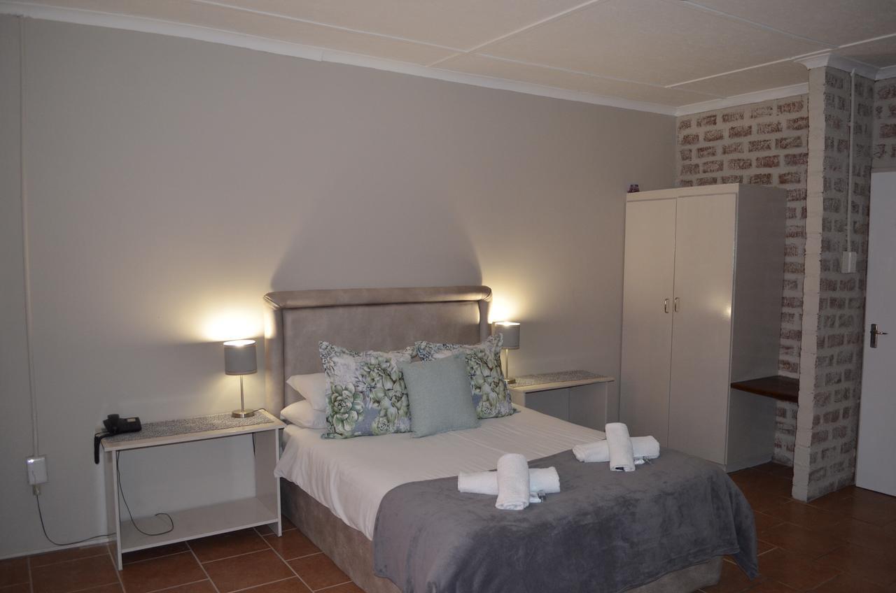 Mariental Hotel Cc Екстериор снимка