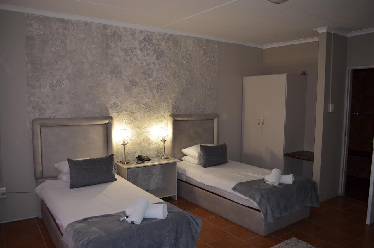 Mariental Hotel Cc Екстериор снимка