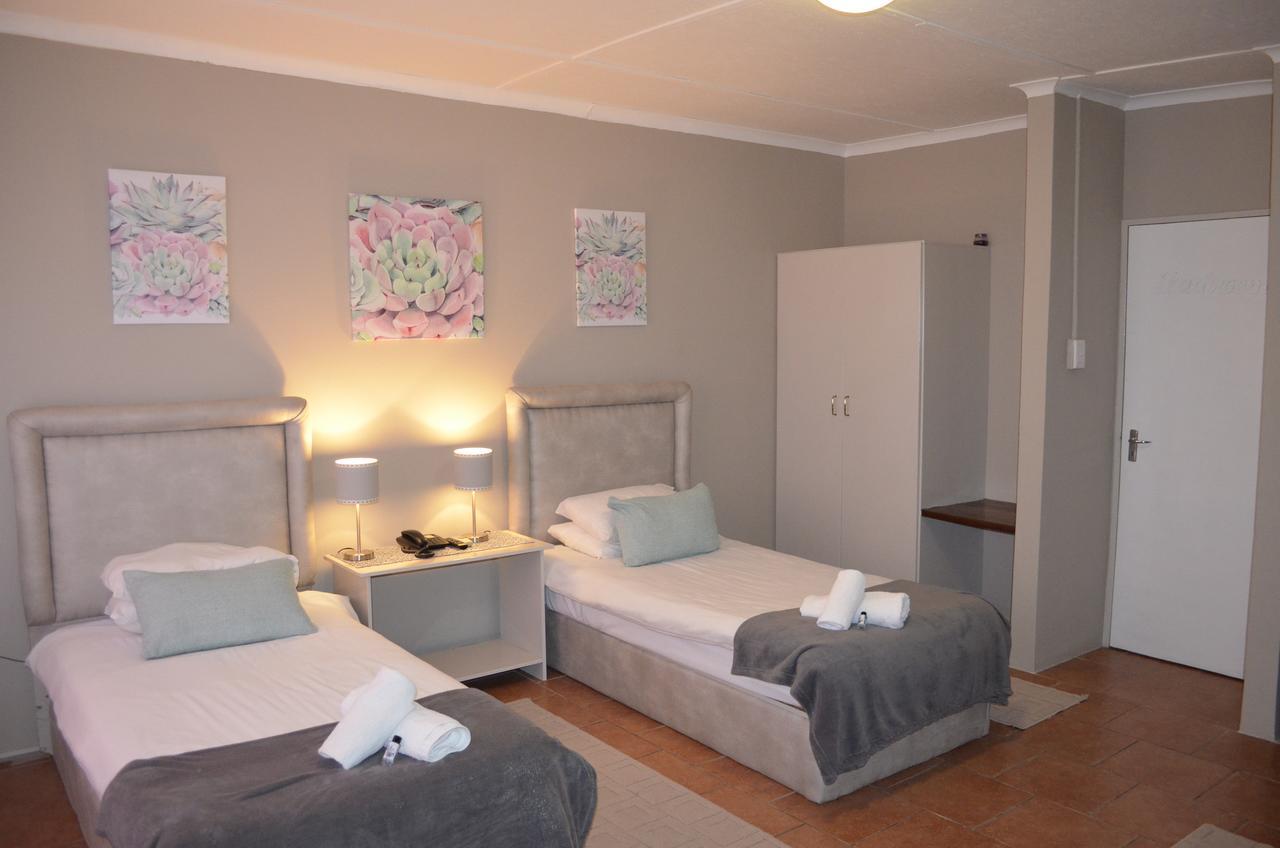 Mariental Hotel Cc Екстериор снимка