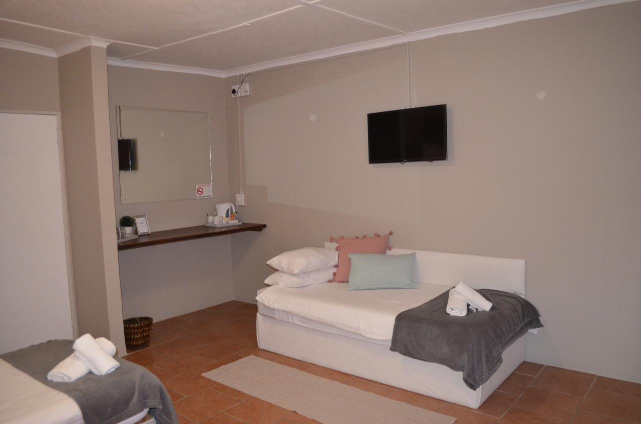 Mariental Hotel Cc Екстериор снимка