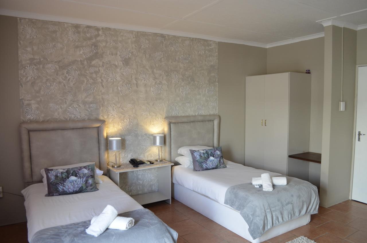 Mariental Hotel Cc Екстериор снимка