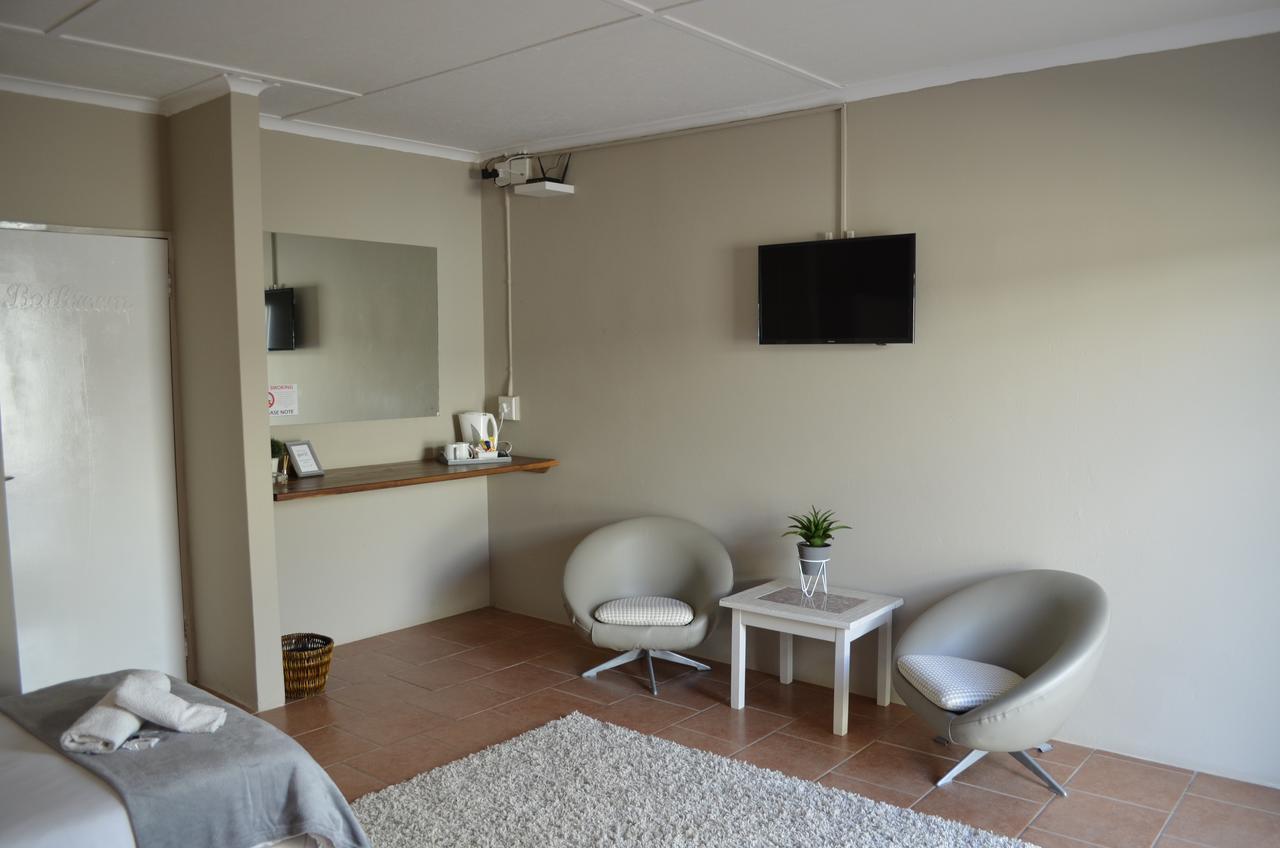 Mariental Hotel Cc Екстериор снимка