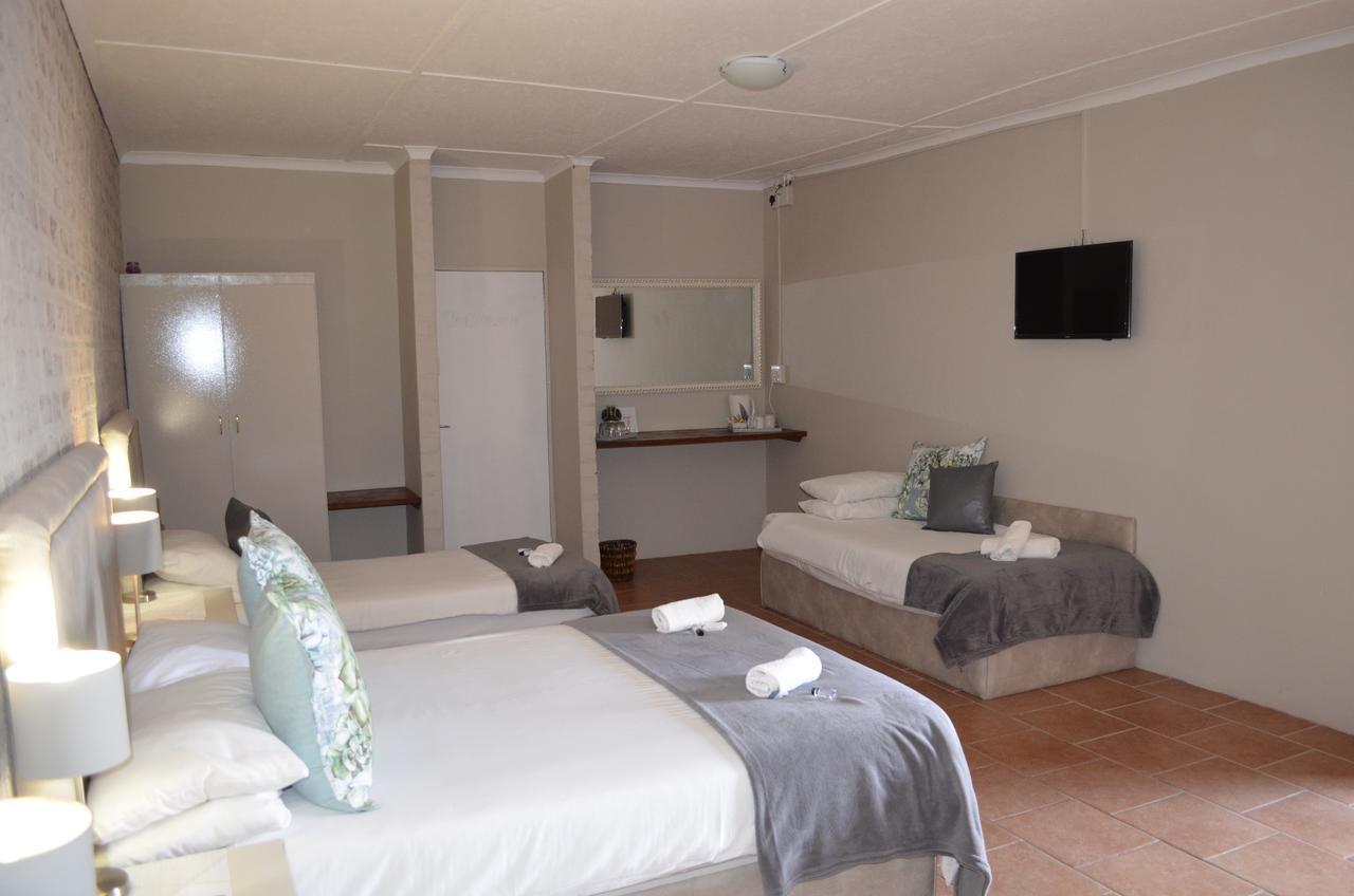 Mariental Hotel Cc Екстериор снимка