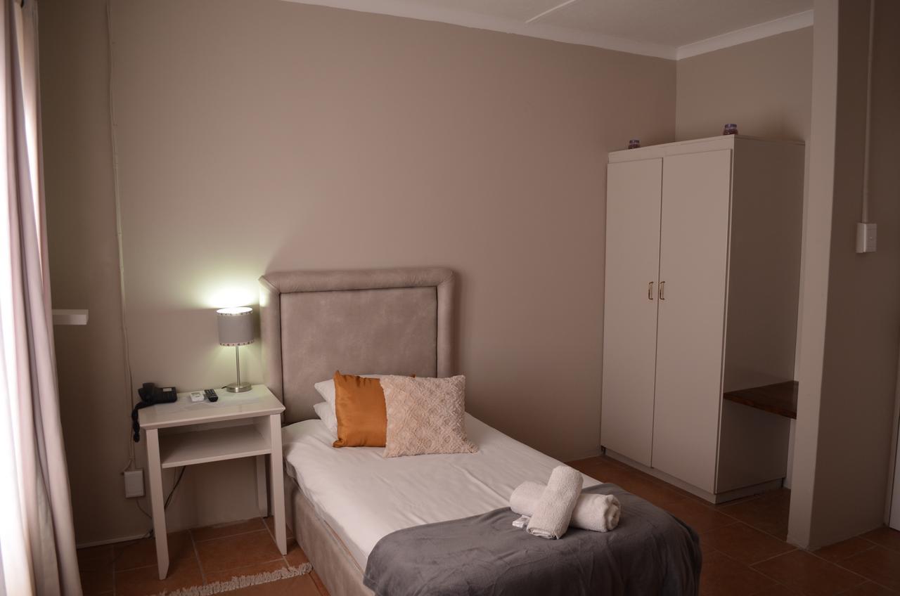 Mariental Hotel Cc Екстериор снимка