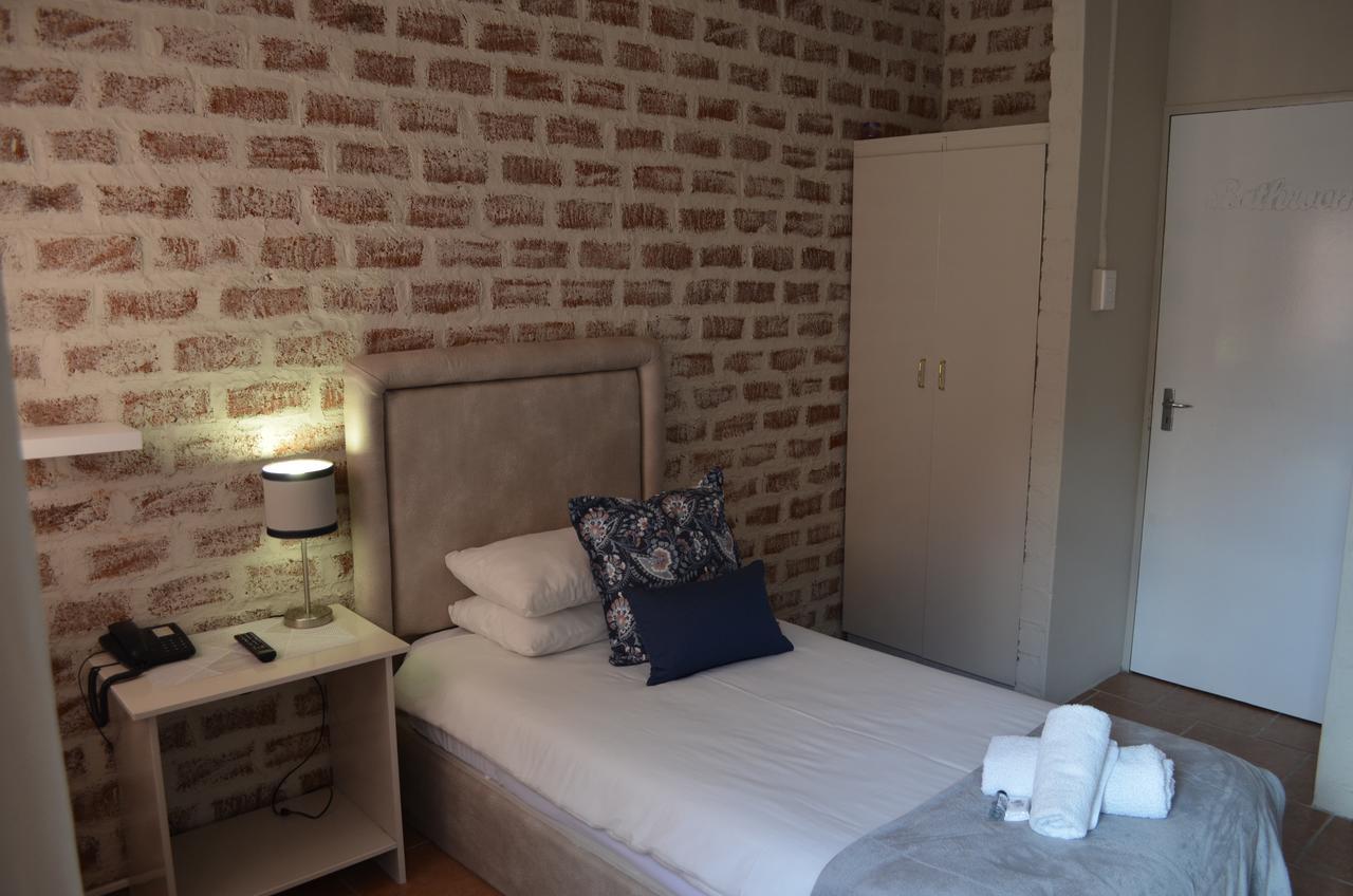 Mariental Hotel Cc Екстериор снимка