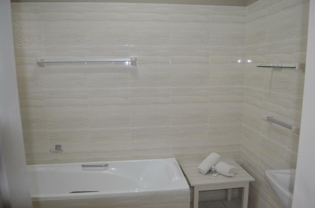 Mariental Hotel Cc Екстериор снимка