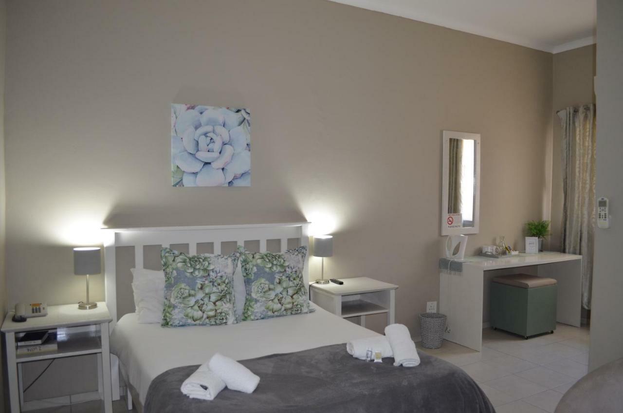 Mariental Hotel Cc Екстериор снимка