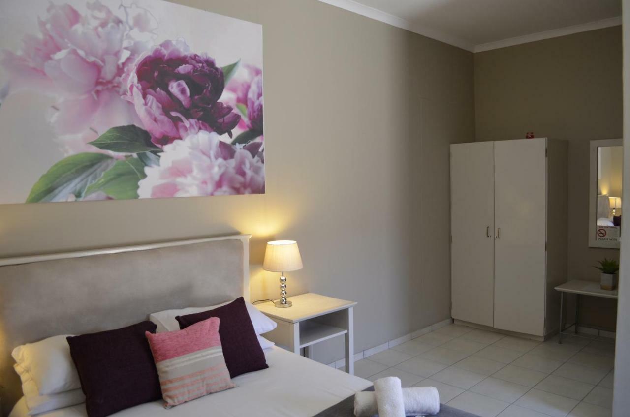 Mariental Hotel Cc Екстериор снимка