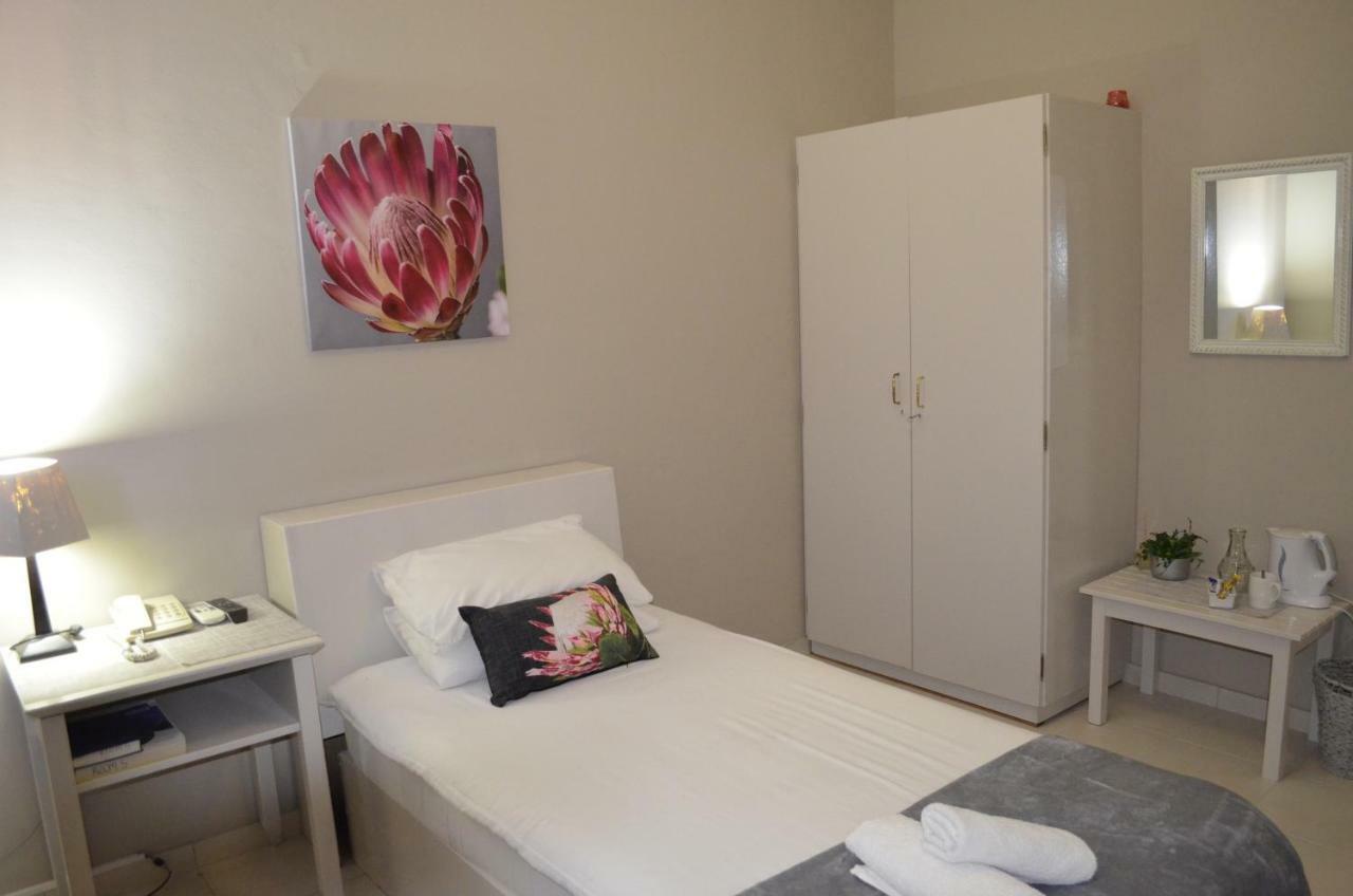 Mariental Hotel Cc Екстериор снимка