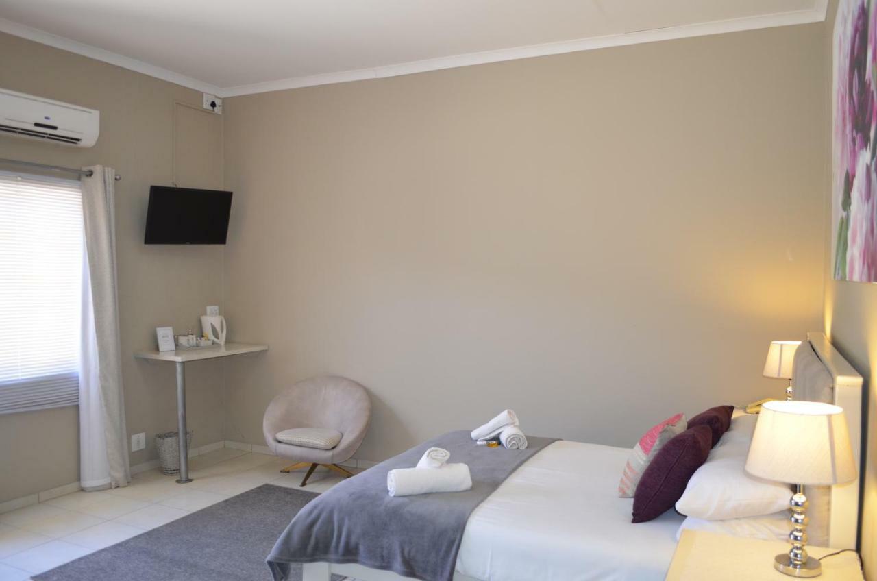 Mariental Hotel Cc Екстериор снимка